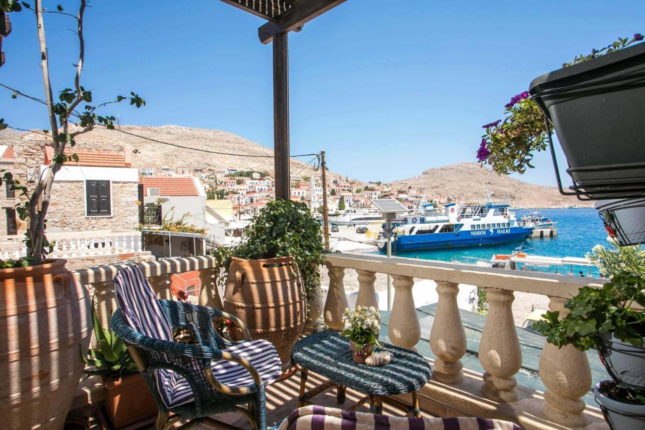 Annas * Chalki Town